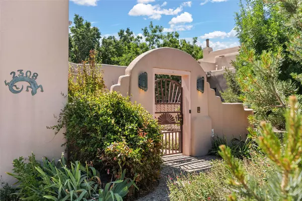 Albuquerque, NM 87104,2308 Via Madrid Drive NW