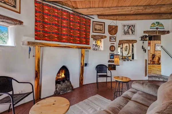 Santa Fe, NM 87505,7675-C Old Santa Fe