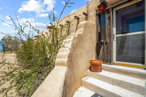 Corrales, NM 87048,1552 Camino Hermosa