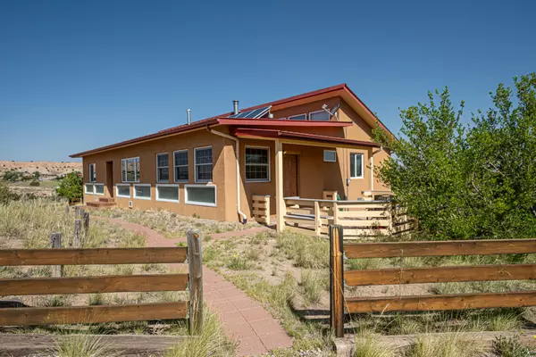 50 Ojito DR, Espanola, NM 87532
