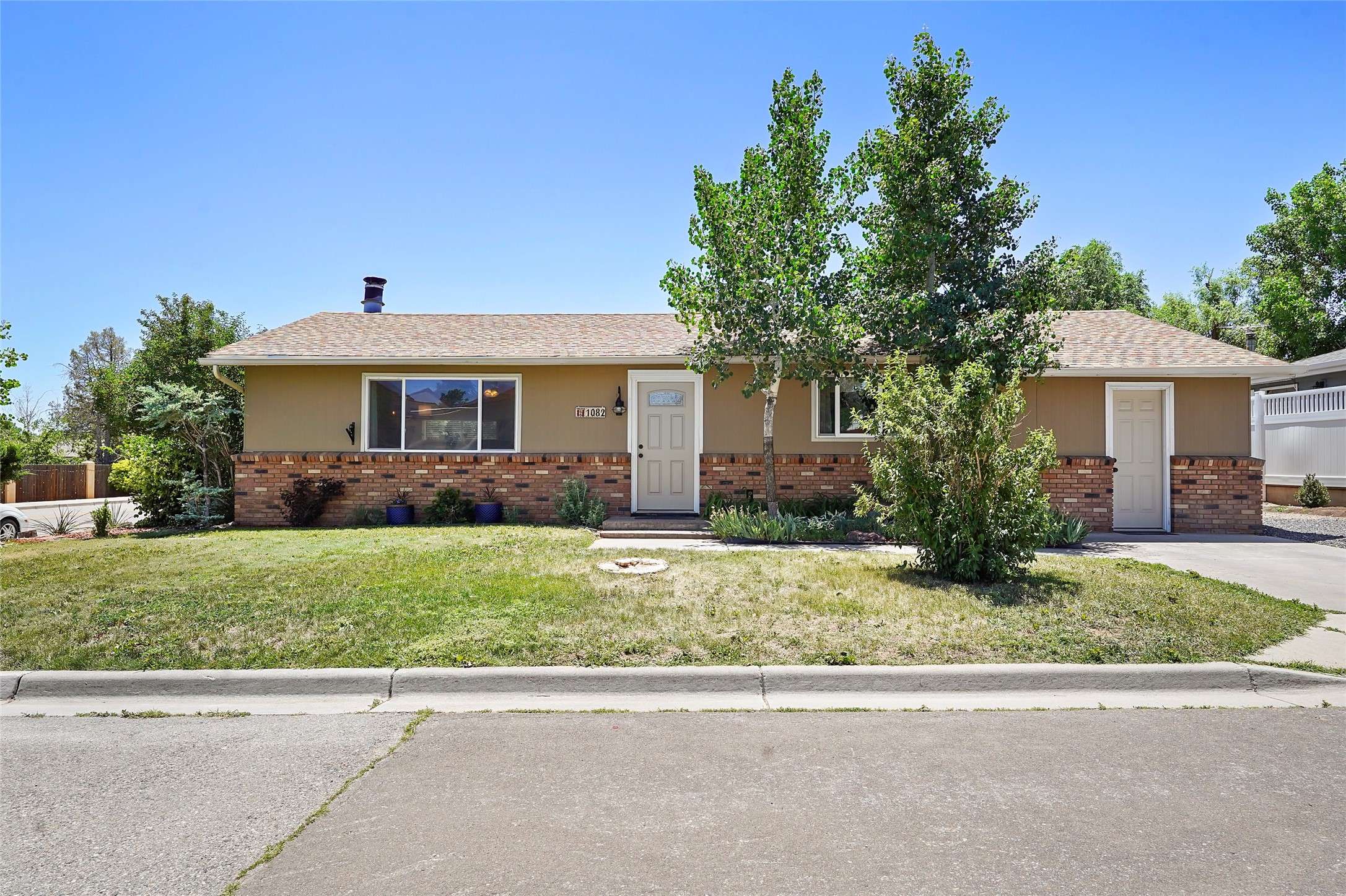 1082 Pinon, Los Alamos, NM 87544