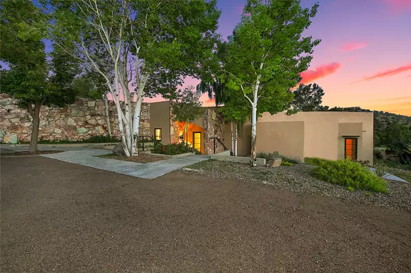 117 La Ventana, Santa Fe, NM 87508