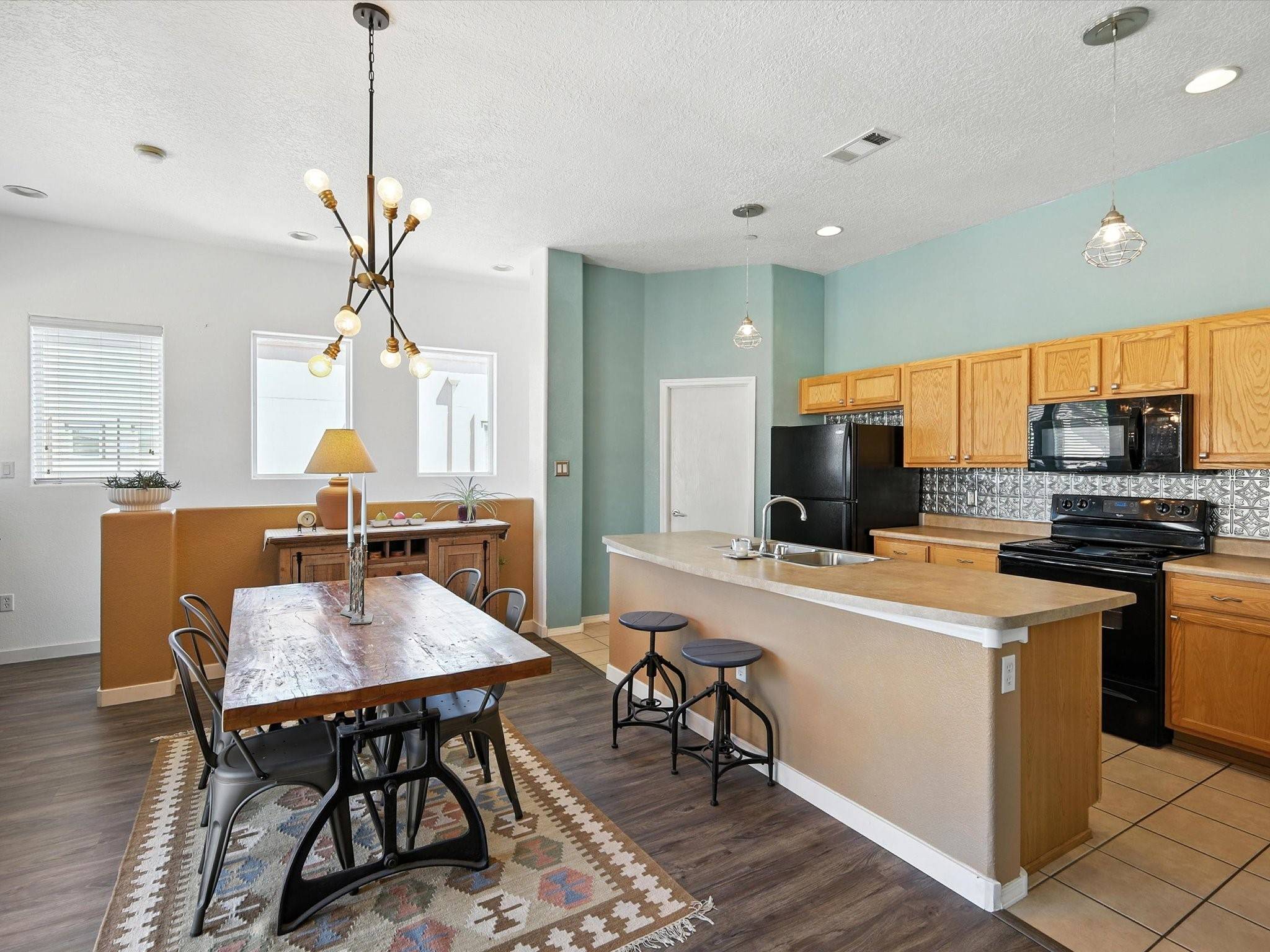 Santa Fe, NM 87507,3428 San Luis ST #C