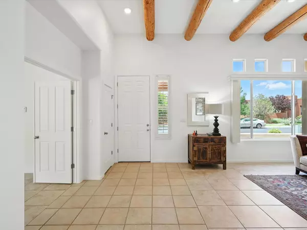 Santa Fe, NM 87508,16 Coyote Pass RD