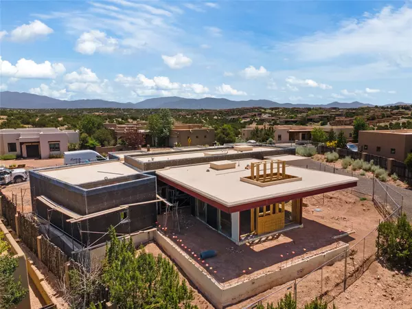 19 Camino Barranca, Santa Fe, NM 87506