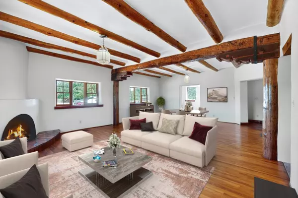 53 Big Tesuque CYN, Santa Fe, NM 87506