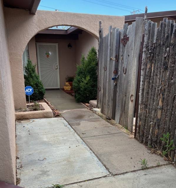 3312 Avenida Del Oro, Santa Fe, NM 87507