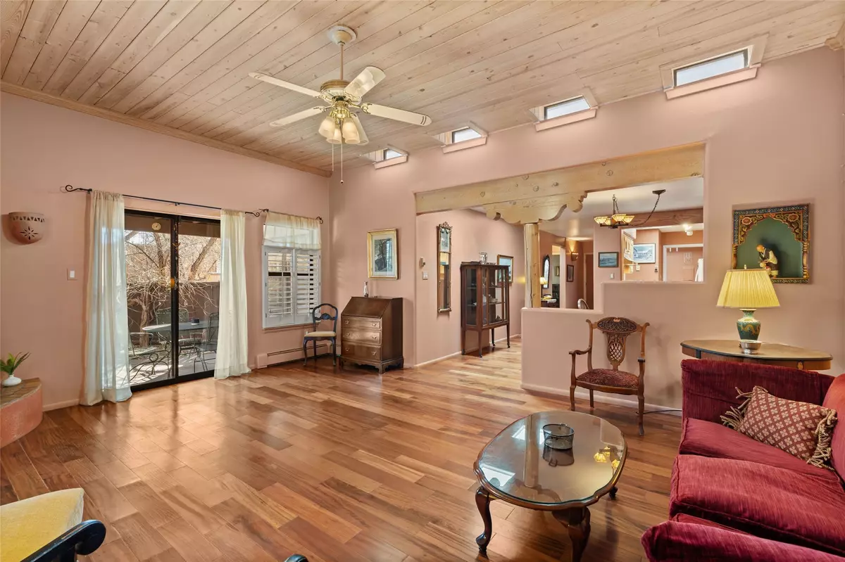 Santa Fe, NM 87507,2803 Plaza Amarilla