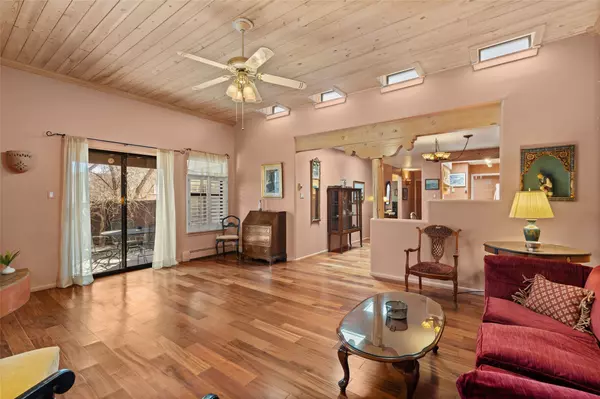 2803 Plaza Amarilla, Santa Fe, NM 87507
