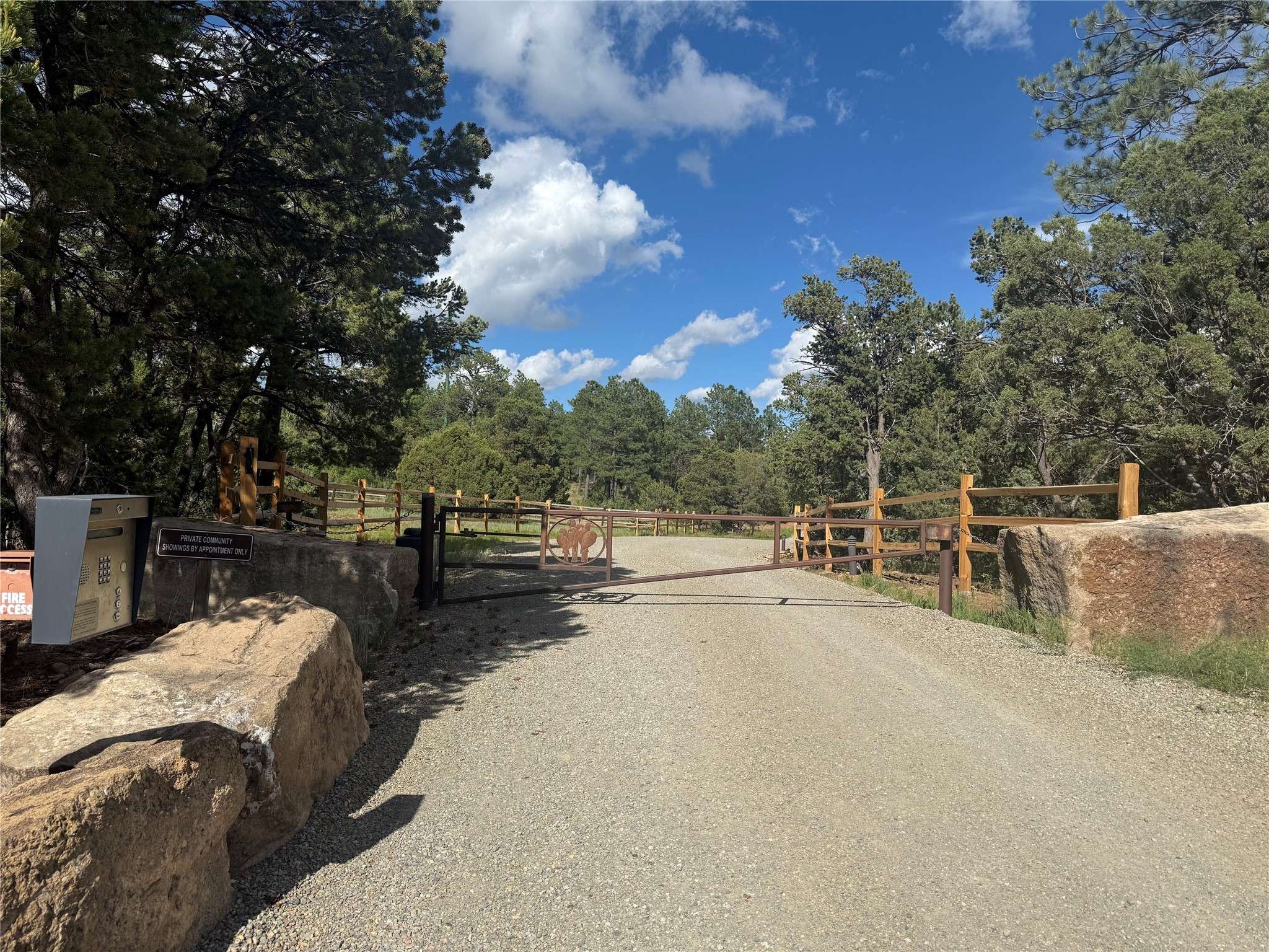 Pecos, NM 87552,16 Los Nidos