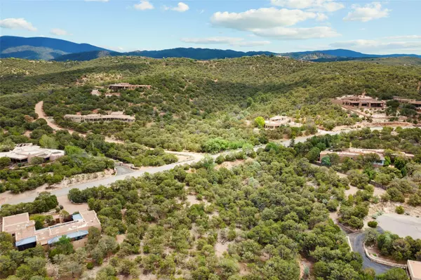 Santa Fe, NM 87501,1053 Sierra Del Norte