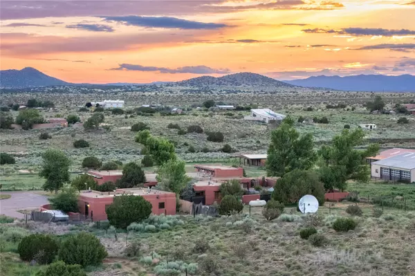 54 Rons RD, Santa Fe, NM 87508