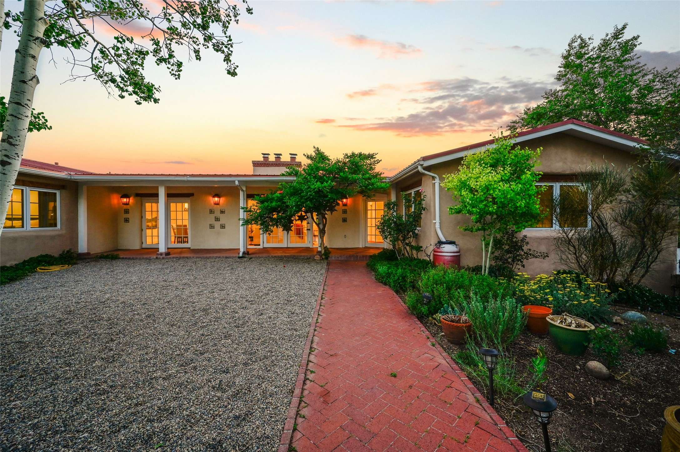 Santa Fe, NM 87501,1008 Paseo De La Cuma