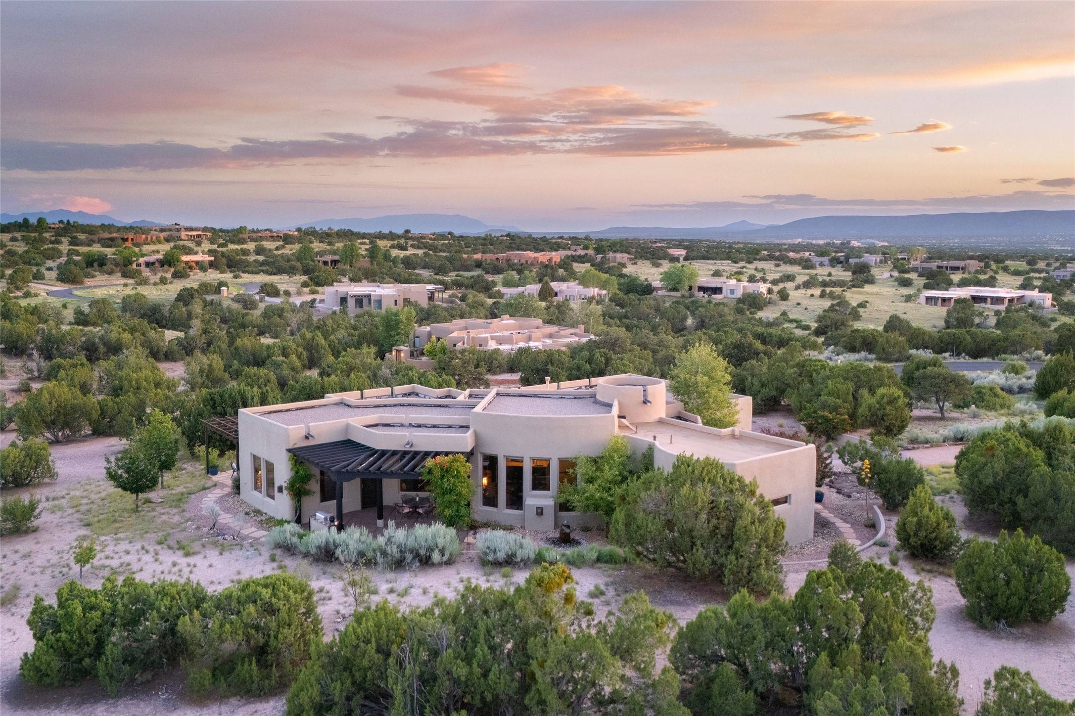 10 Rain Dance CT, Santa Fe, NM 87506