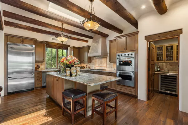 Santa Fe, NM 87506,15 Calle Ojitos