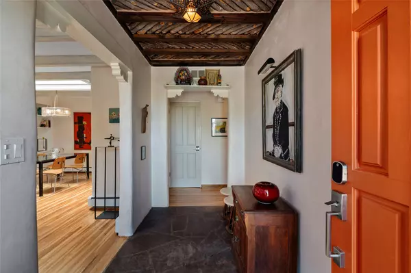 Santa Fe, NM 87505,320 Cadiz RD