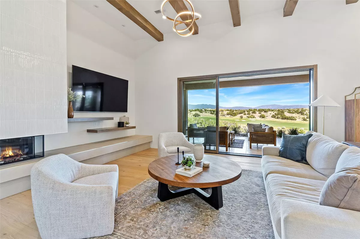 Santa Fe, NM 87506,10 Calle Arbusto