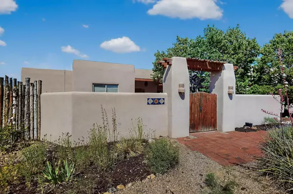 29 Quedo RD, Santa Fe, NM 87508