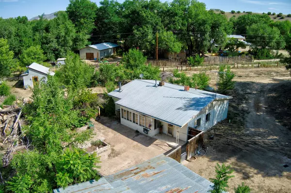 Medanales, NM 87548,335B County Rd 142