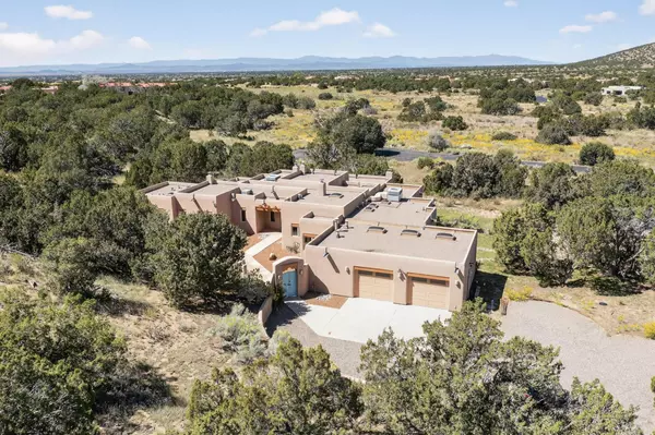 Santa Fe, NM 87508,8 Calle Margosa