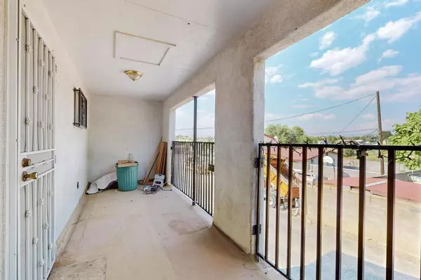 Santa Fe, NM 87507,2374 Camino Meliton