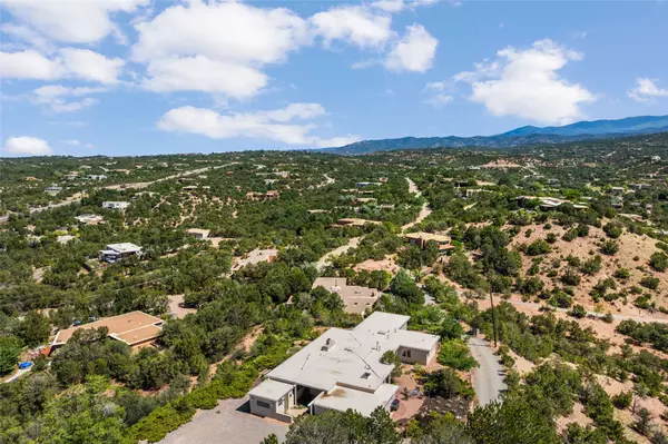 Santa Fe, NM 87501,933 Stagecoach RD