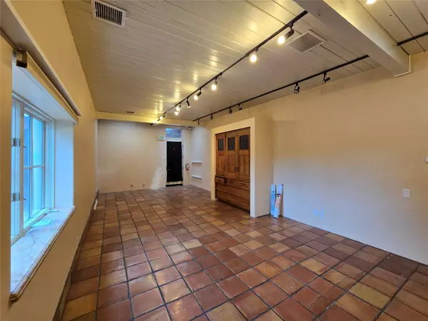 Santa Fe, NM 87501,150 N St Francis DR #B