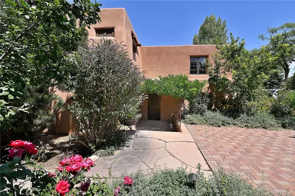 Santa Fe, NM 87505,412 and 414 Acequia Madre