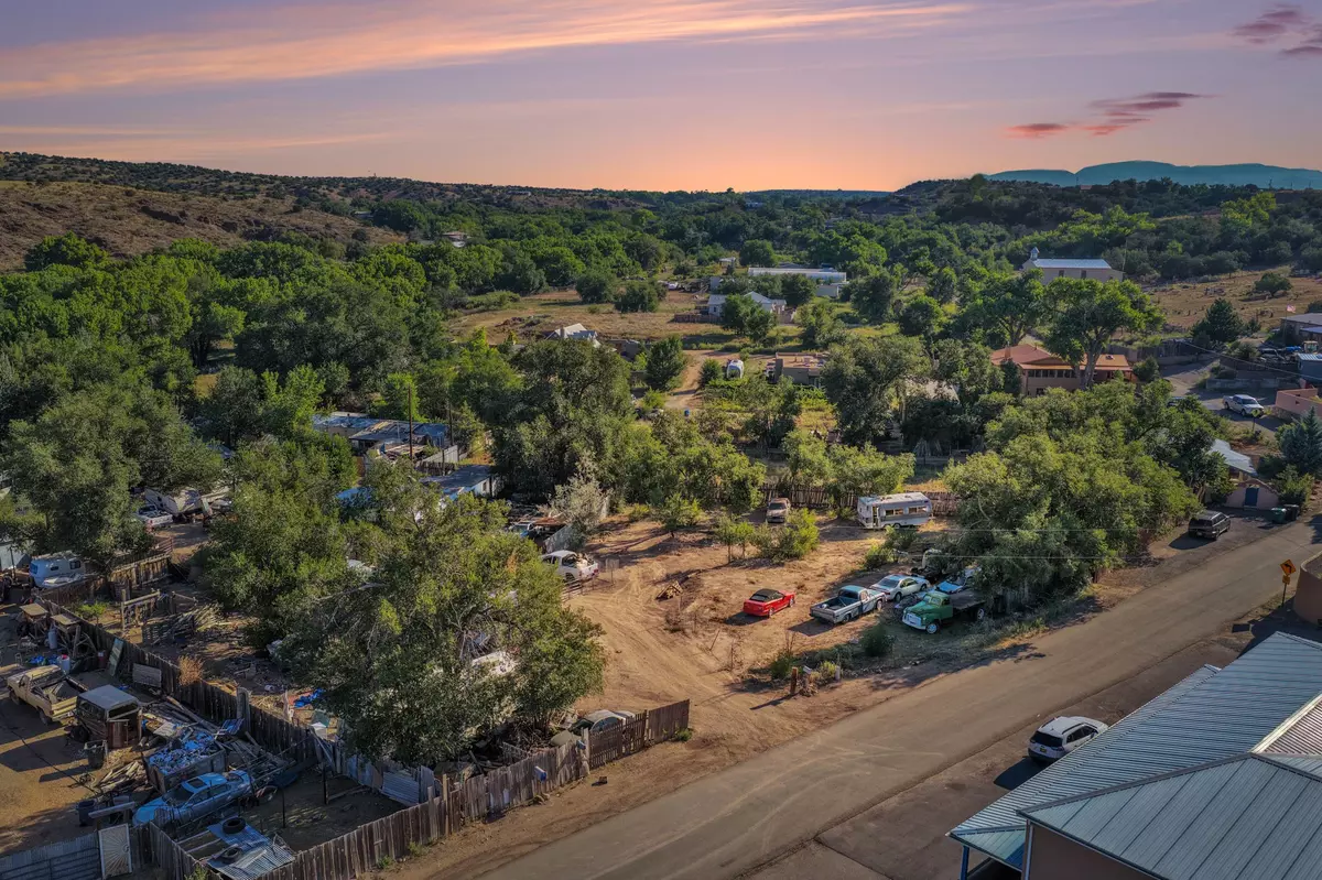 Santa Fe, NM 87507,4 Paseo Los Pereas