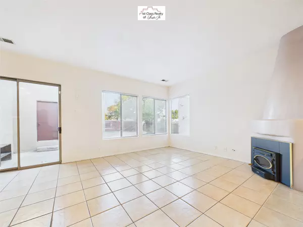 Santa Fe, NM 87507,4049 Los Milagros