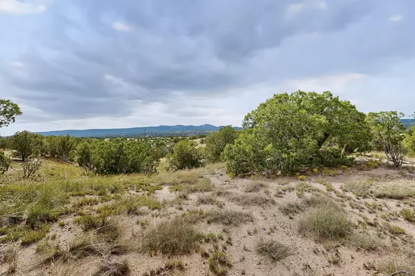 Santa Fe, NM 87506,7 Campo Montoso