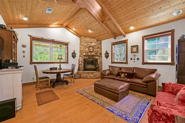 Santa Fe, NM 87507,3 Vista Lagunitas