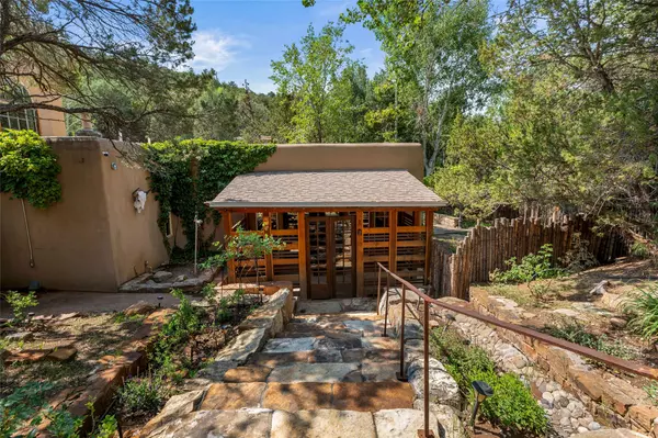 Santa Fe, NM 87501,2601 Hyde Park RD