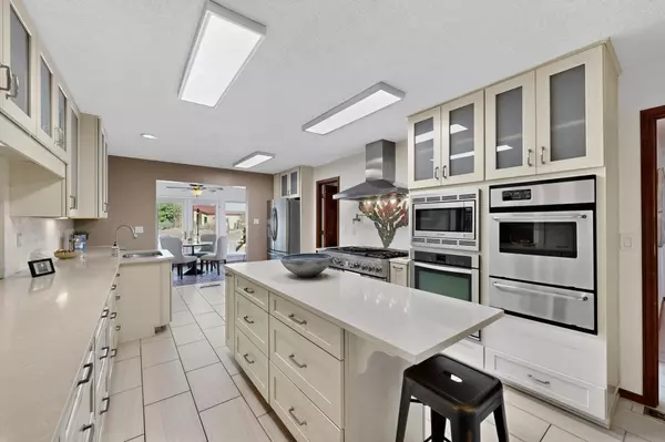 Los Ranchos, NM 87144,8909 Rio Grande BLVD NW