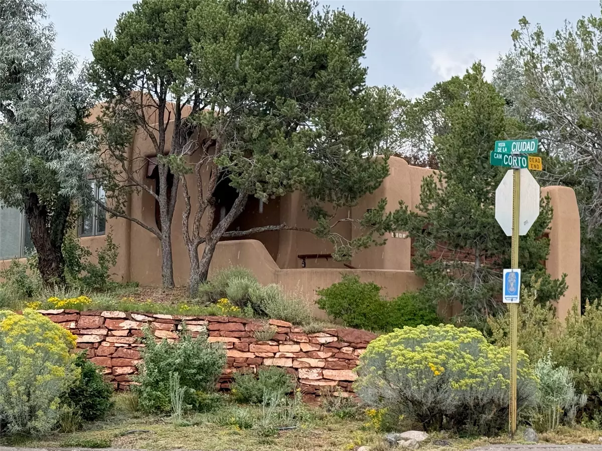Santa Fe, NM 87501,1387 Camino Corto