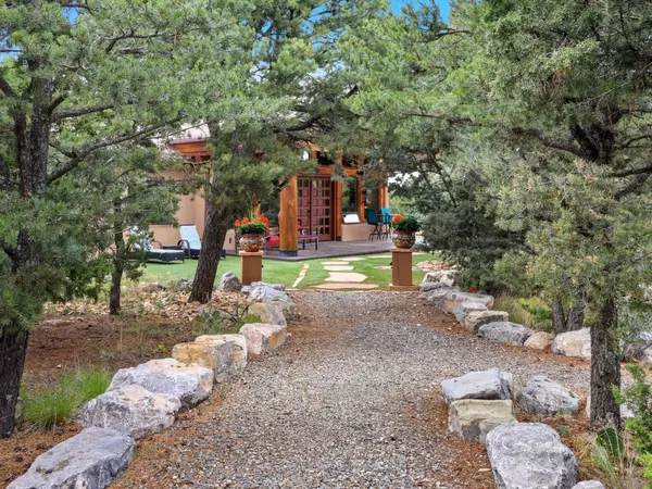 Tijeras, NM 87059,71 Nature Pointe DR