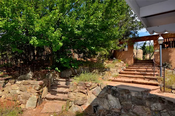 Santa Fe, NM 87501,904 Bishops Lodge RD