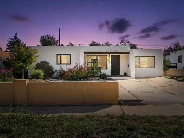 Santa Fe, NM 87505,1231 Vitalia