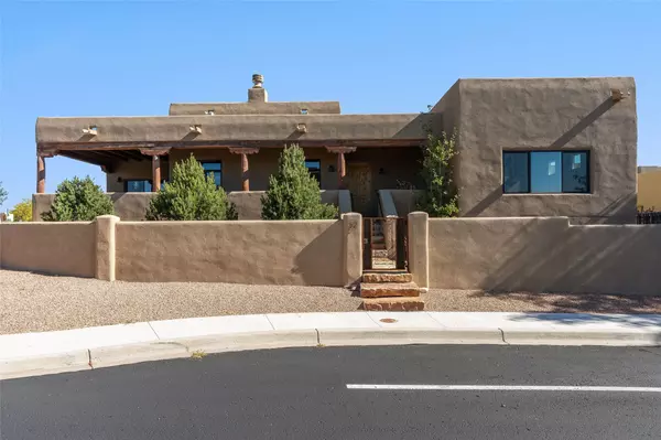 32 Calle Lemita, Santa Fe, NM 87507