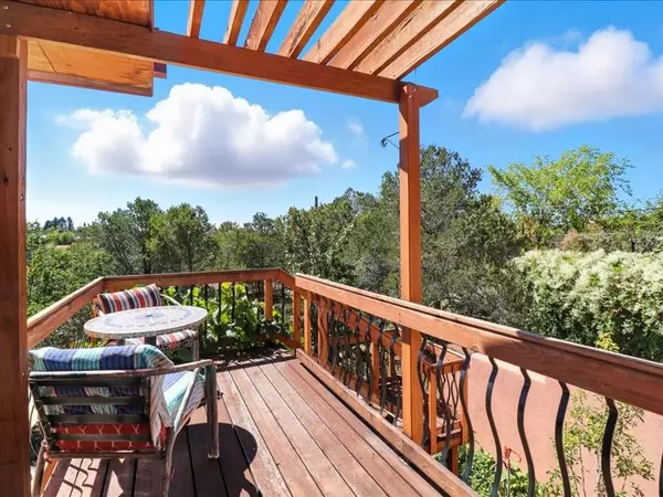 Santa Fe, NM 87505,166 Galisteo LN