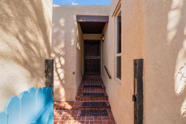 Santa Fe, NM 87507,2980 Plaza Azul