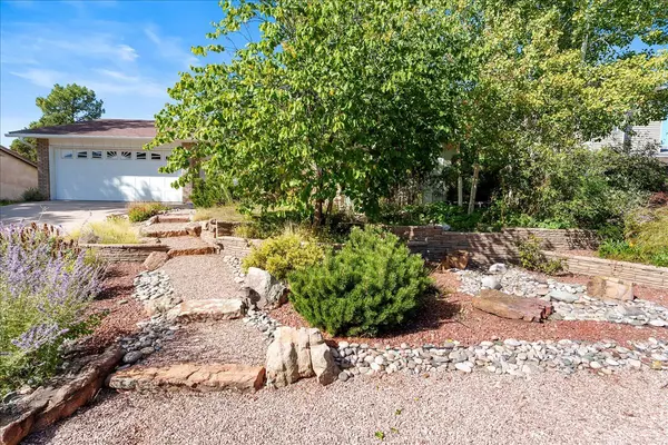 White Rock, NM 87547,67 Delicado DR