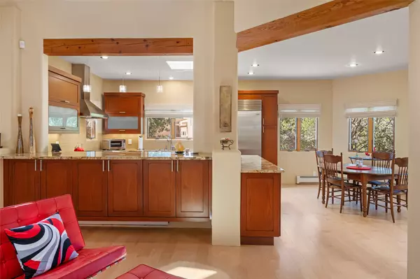 Santa Fe, NM 87501,761 Aspen Compound