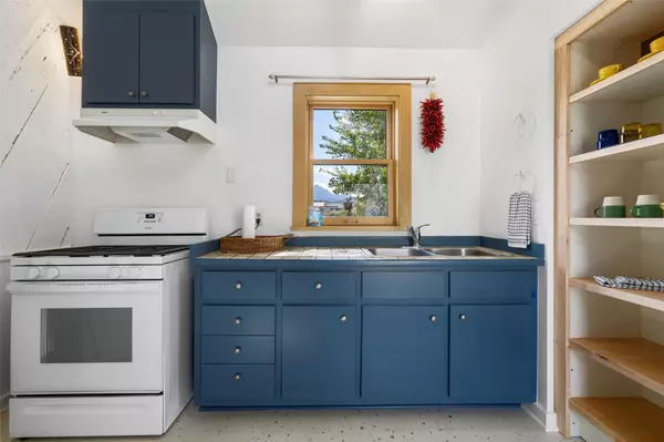 Cerrillos, NM 87010,2829 State Hwy 14