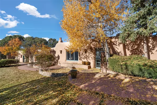 Santa Fe, NM 87501,185 Brownell Howland RD