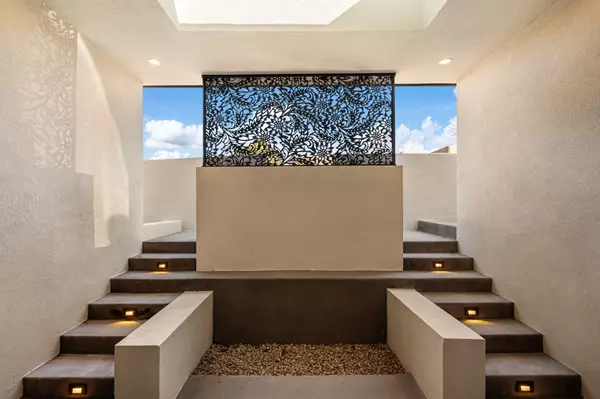 Santa Fe, NM 87508,19 Camino Barranca