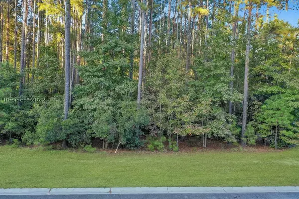 24 Driftwood CT W, Bluffton, SC 29910