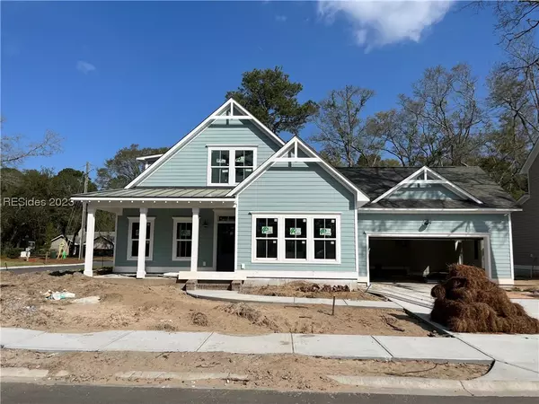 15 Middle Island ST, Ladys Island, SC 29907