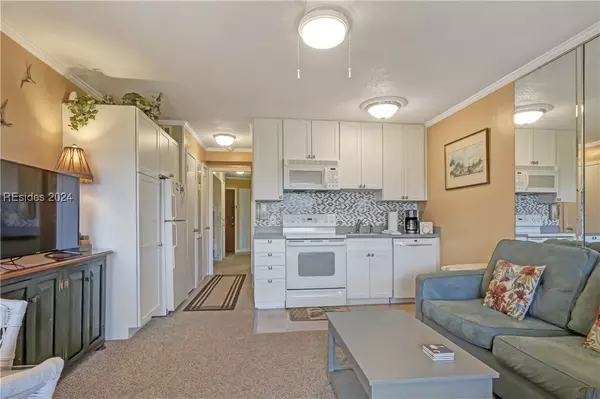 Hilton Head Island, SC 29928,40 Folly Field RD #C313