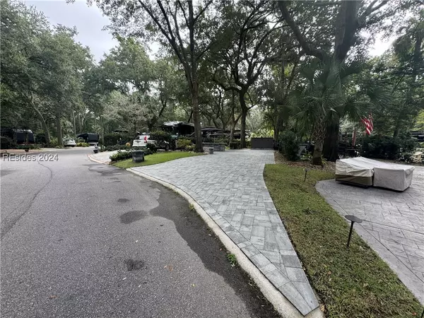 Hilton Head Island, SC 29928,133 Arrow Rd #130
